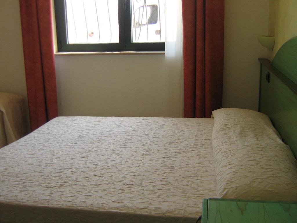 Villa Arneide Bed And Breakfast Torre Lapillo Phòng bức ảnh